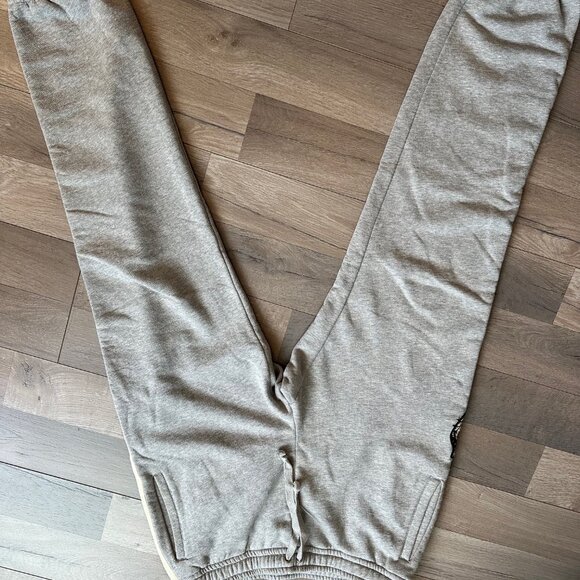 Gucci sweatpants grey tiger joggers - Picture 2 of 4